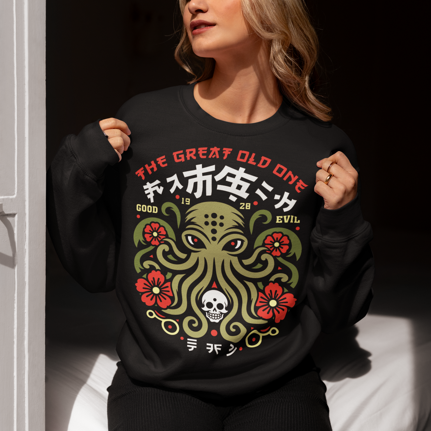 Summon the style of the deep with this striking Japanese Cthulhu sweatshirt. The design fuses H.P. Lovecraft’s legendary cosmic horror with bold Japanese ukiyo-e influences. This shirt is perfect for fans of Japanese art, Lovecraftian lore, and anyone who likes their fashion a little… unspeakable.