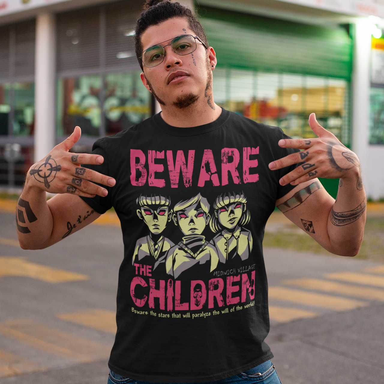 Black t-shirt of telepathic kids from the Midwich Cuckoos and text "BEWARE THE CHILDREN."