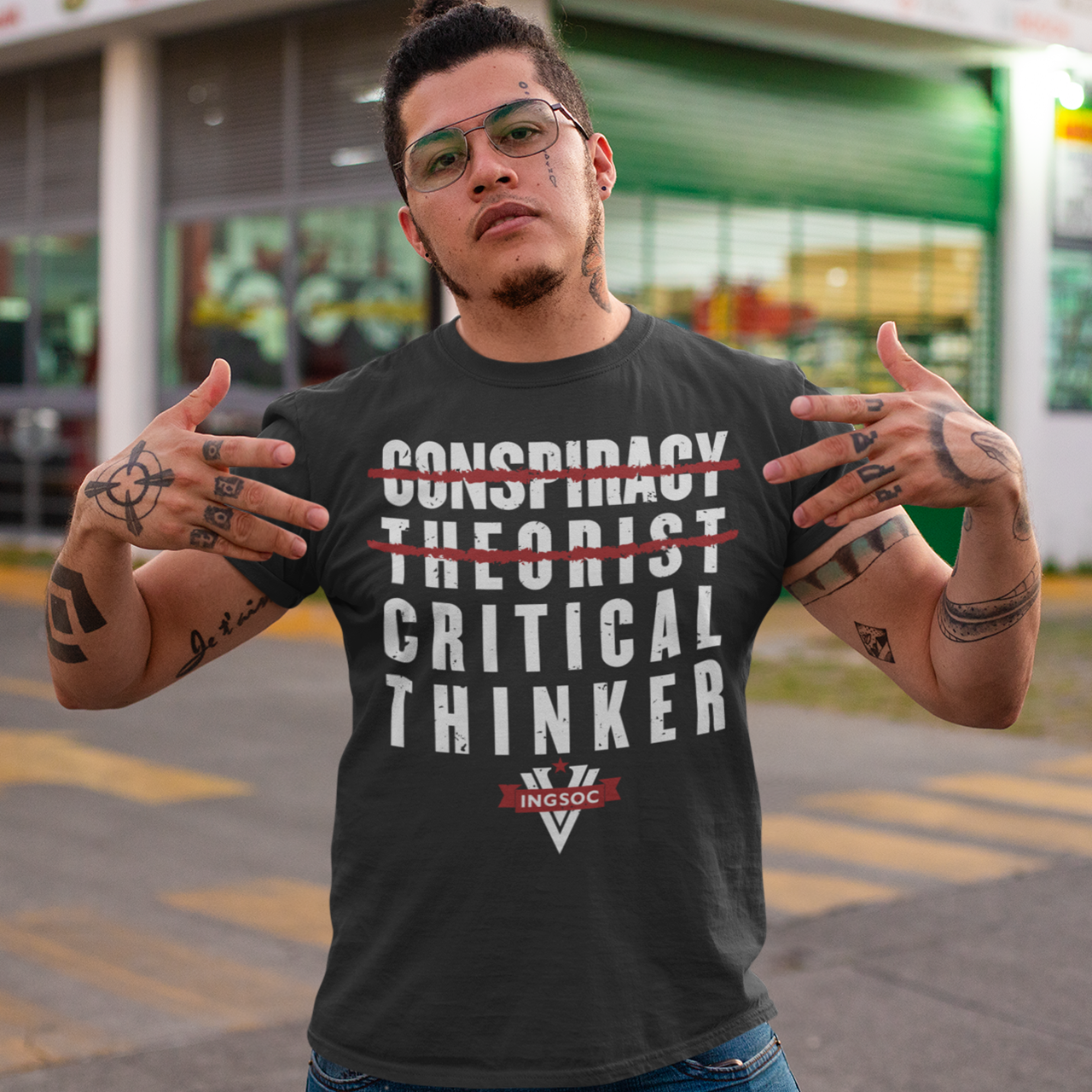 CONSPIRACY THEORIST CRITICAL THINKER UNISEX T-SHIRT